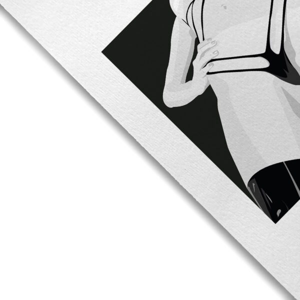 Contre plongée - Illustration érotique noir et blanc en lingerie – Image 2