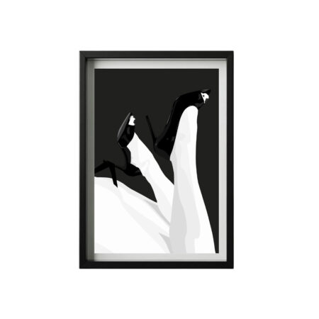 Talons en Suspens - Illustration érotique noir et blanc